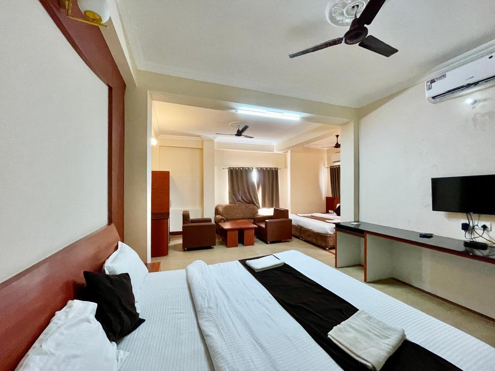 Hotel Subham Beach Inn ! Puri Near-Sea-Beach-And-Temple Fully-Air-Conditioned-Hotel With-Lift-And-Parking-Facility Eksteriør bilde