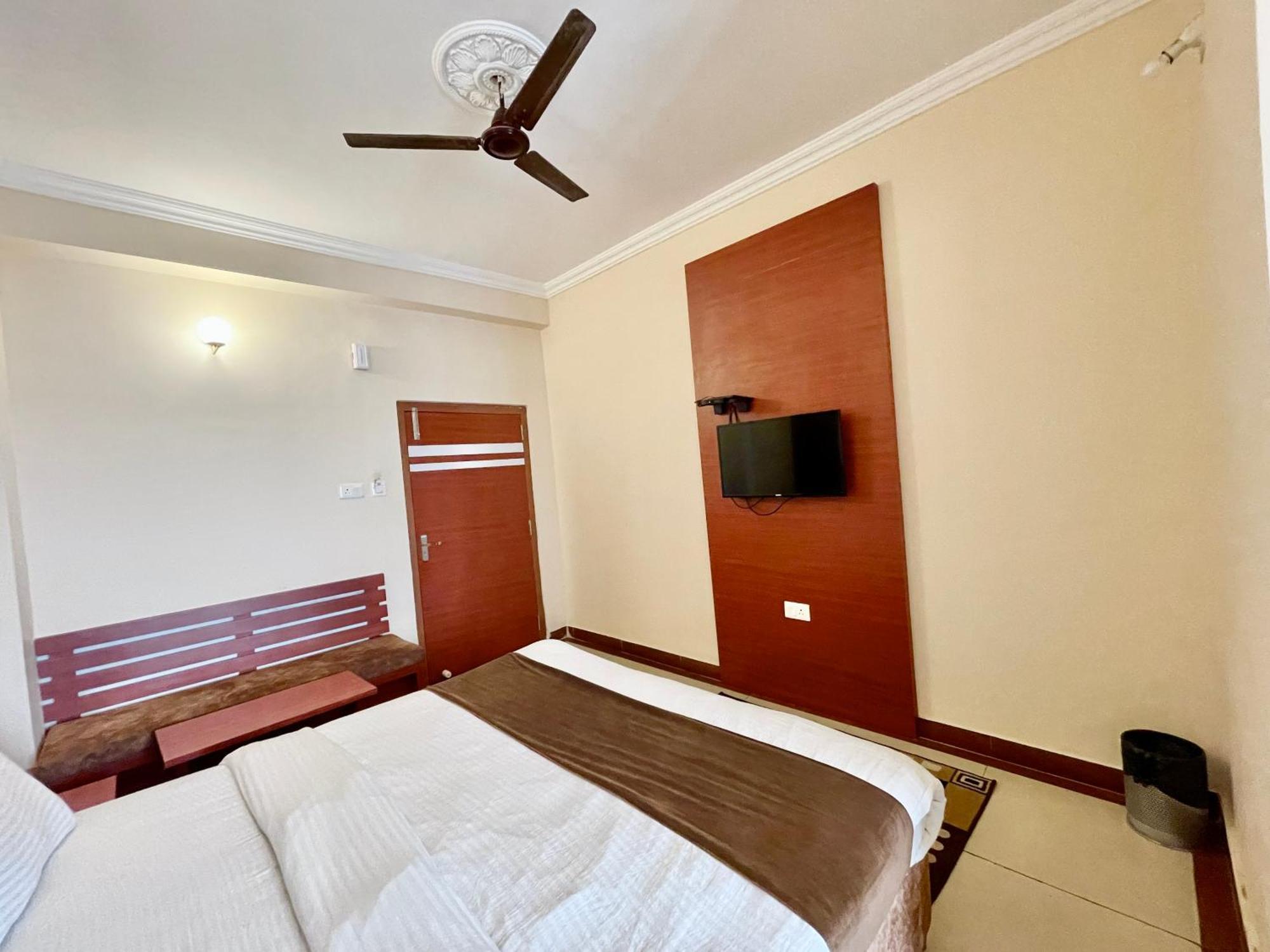 Hotel Subham Beach Inn ! Puri Near-Sea-Beach-And-Temple Fully-Air-Conditioned-Hotel With-Lift-And-Parking-Facility Eksteriør bilde