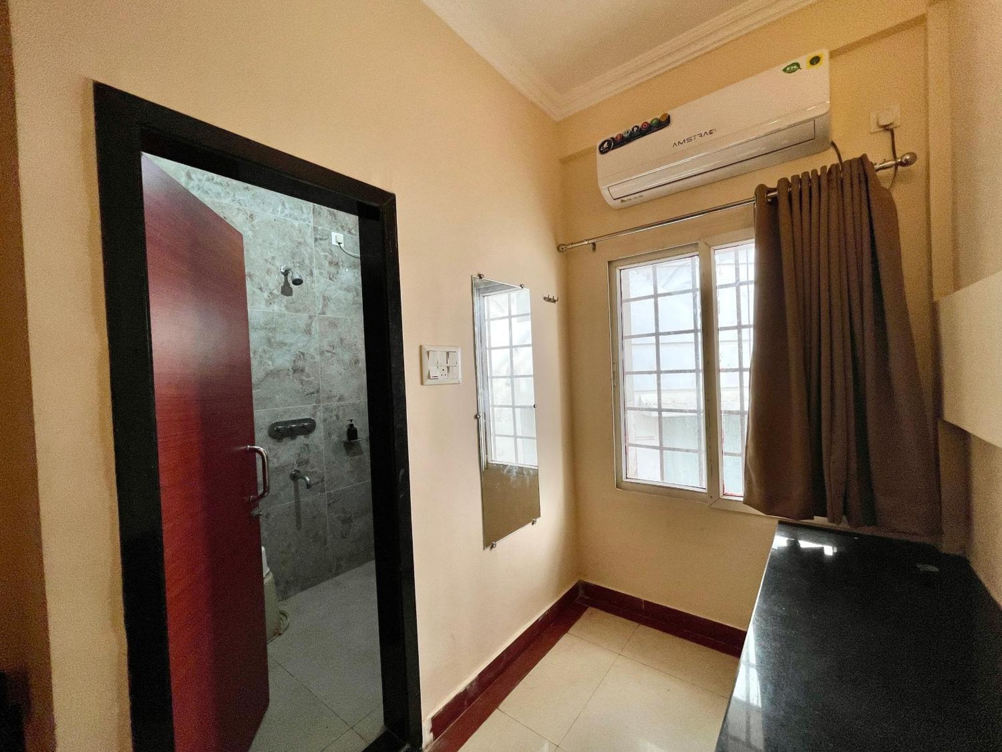 Hotel Subham Beach Inn ! Puri Near-Sea-Beach-And-Temple Fully-Air-Conditioned-Hotel With-Lift-And-Parking-Facility Eksteriør bilde
