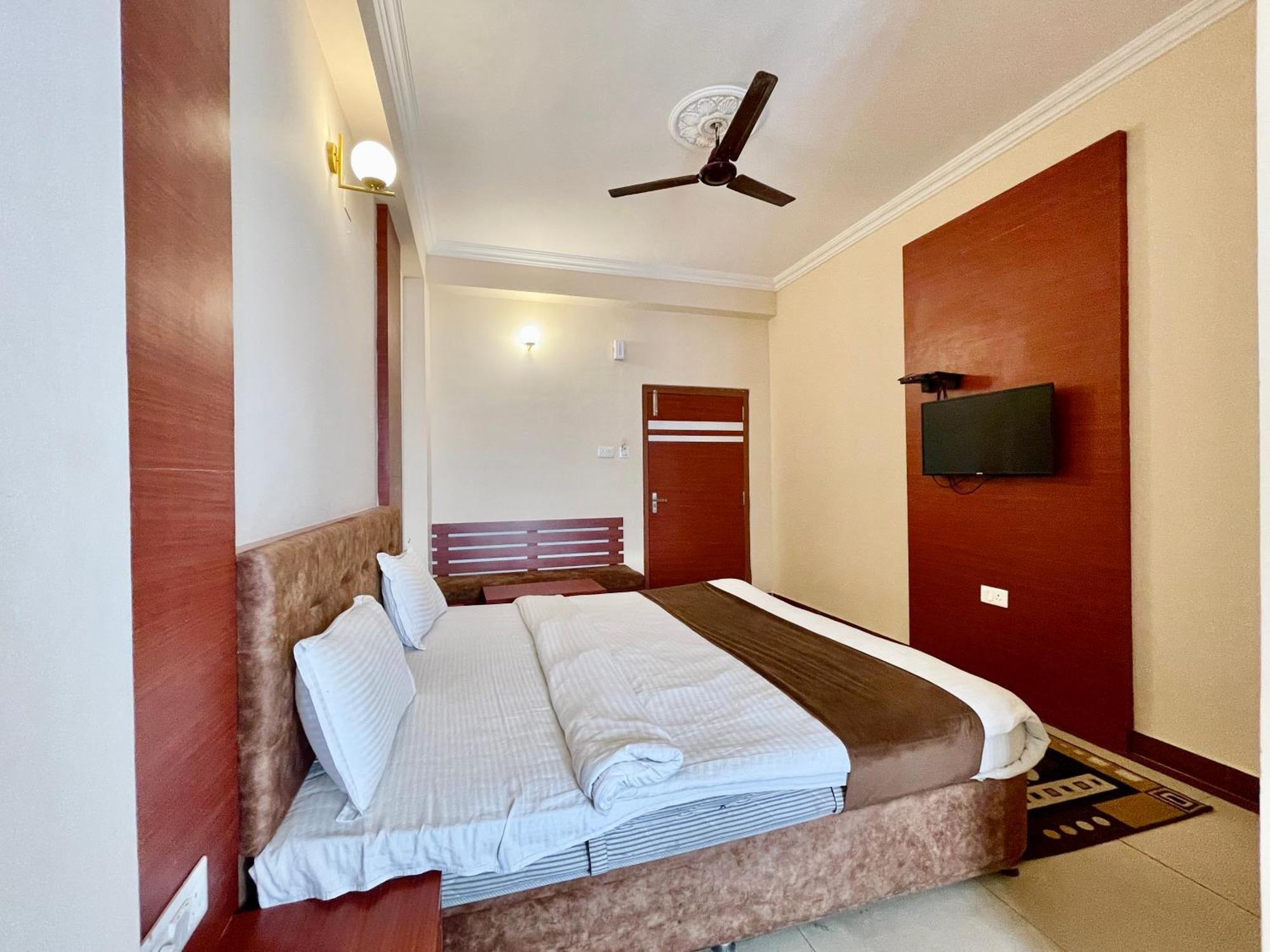 Hotel Subham Beach Inn ! Puri Near-Sea-Beach-And-Temple Fully-Air-Conditioned-Hotel With-Lift-And-Parking-Facility Eksteriør bilde