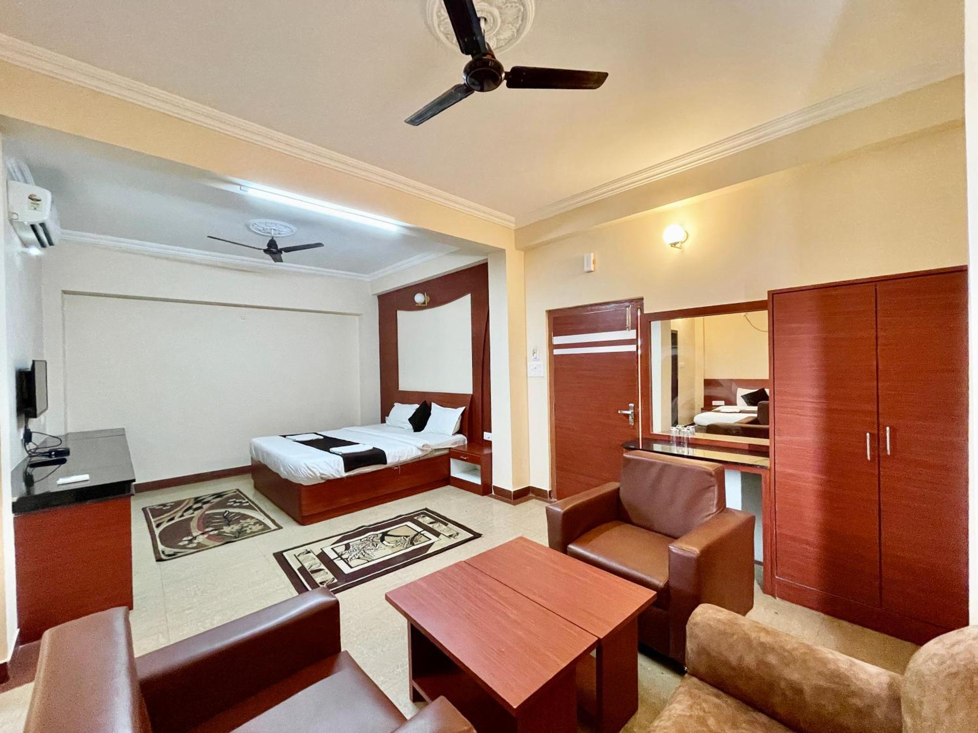 Hotel Subham Beach Inn ! Puri Near-Sea-Beach-And-Temple Fully-Air-Conditioned-Hotel With-Lift-And-Parking-Facility Eksteriør bilde